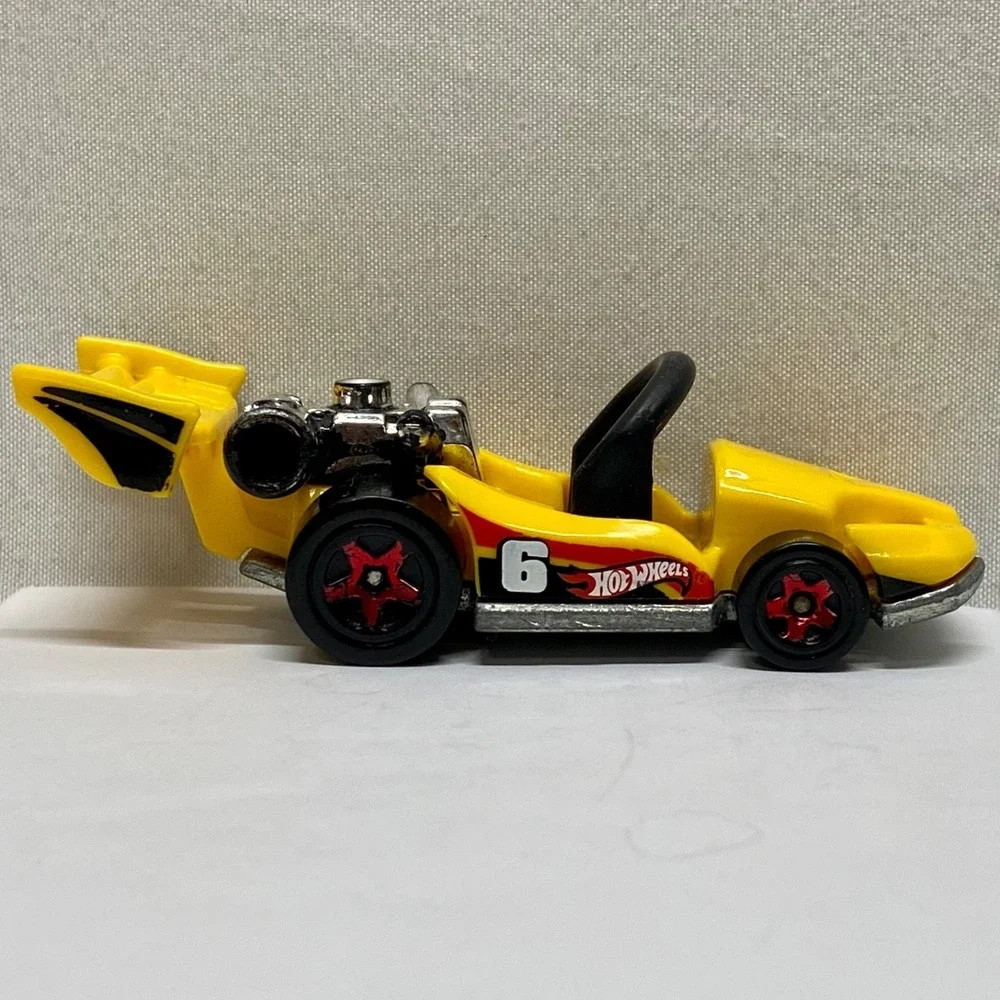 Hot Wheels Let's GO! Die-cast Car 1:64 Yellow Black Red Malaysia HW 2013